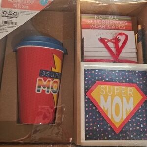 Super Mom Gift Set with Red and Blue Cup